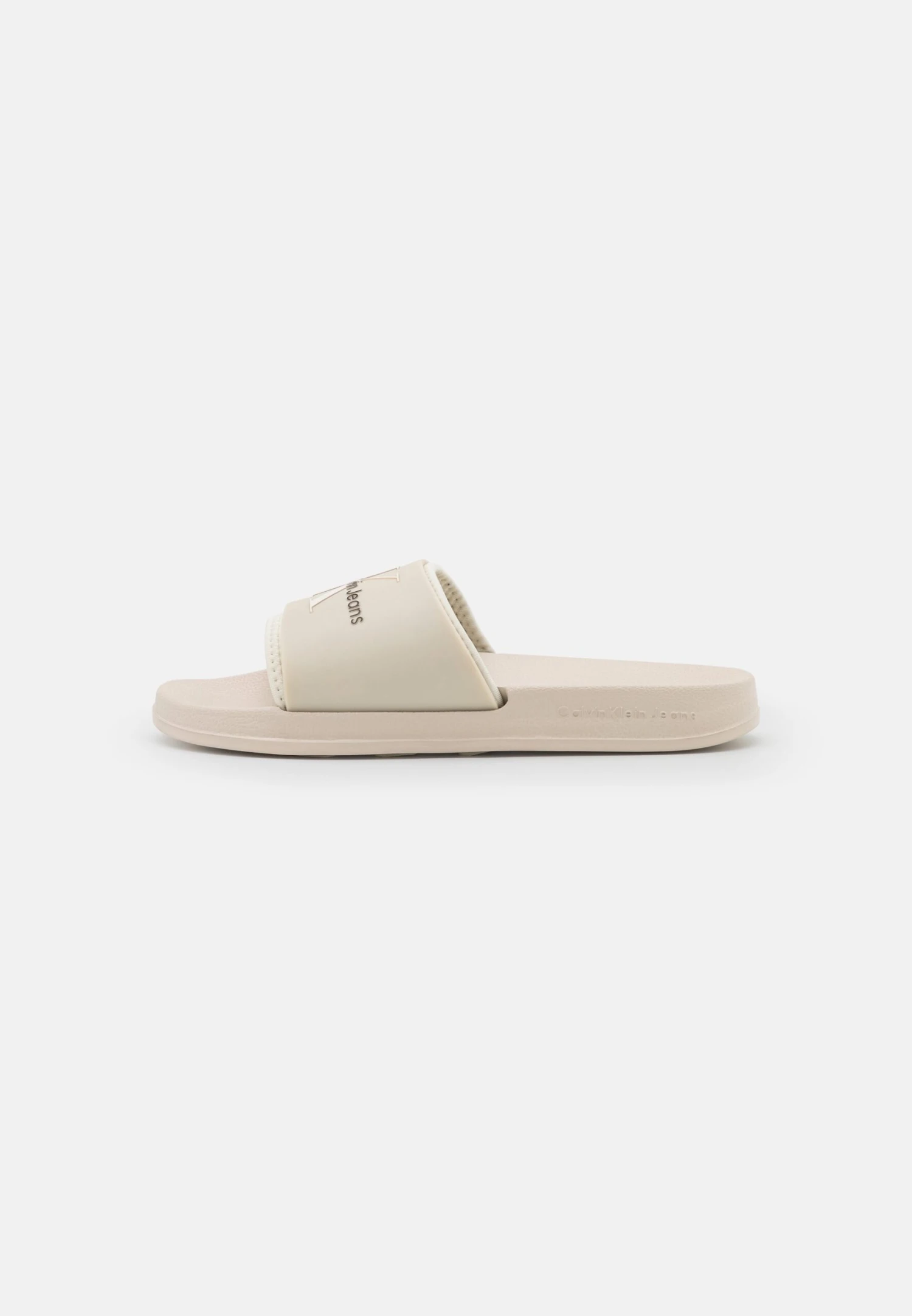 Calvin Klein Jeans Slide Monogram - Sandales De Bain - Ancient White/Eggshell 2 Calvin Klein Jeans Slide Monogram - Sandales De Bain - Ancient White/Eggshell – Image 2