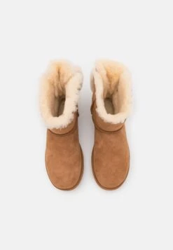 Ugg Mini Bailey Fuzzy Bow - Bottes De Neige - Chestnut 11 Ugg Mini Bailey Fuzzy Bow - Bottes De Neige - Chestnut -Tamaris Boutique 121355d86a374acf8ac12805a1f0672d