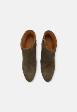 Chie Mihara Eyarci - Bottines À Talons Hauts - Military/Iron 11 Chie Mihara Eyarci - Bottines À Talons Hauts - Military/Iron -Tamaris Boutique 13492d4e538f42429b2aaeae2bd57a86