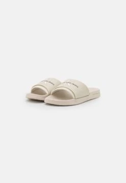 Calvin Klein Jeans Slide Monogram - Sandales De Bain - Ancient White/Eggshell 8 Calvin Klein Jeans Slide Monogram - Sandales De Bain - Ancient White/Eggshell -Tamaris Boutique 1b8c07d1edd54c5eaee4fc828de8883a