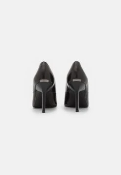 Calvin Klein Geo Stiletto - Escarpins - Black 9 Calvin Klein Geo Stiletto - Escarpins - Black -Tamaris Boutique 25f00cea363b4f5dbd1dfe813bfc41a1
