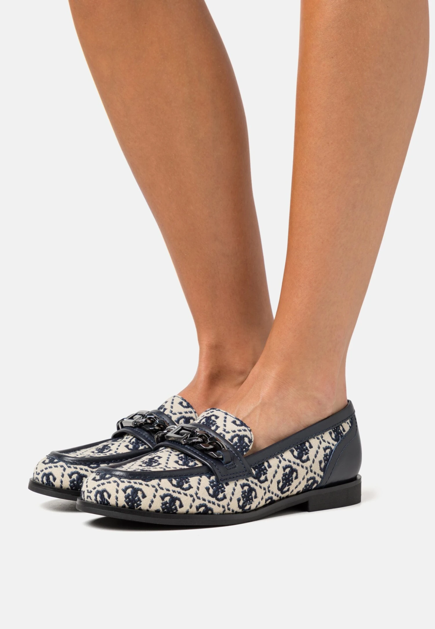 Guess Mocassins - Cream/Navy 1 Guess Mocassins - Cream/Navy