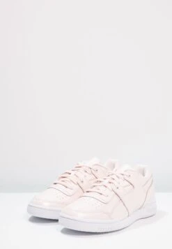 Reebok Classic W/O LO PLUS IRIDESCENT - Baskets Basses - Pale Pink/white -Tamaris Boutique 2b0c7e8f4d4b41baaf015259db2770d3