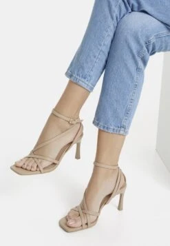 BERSHKA With Ankle Strap - Strappy - Sandales - Sand