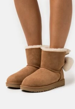 Ugg Mini Bailey Fuzzy Bow - Bottes De Neige - Chestnut