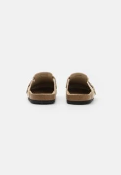 Pier One Leather Unisex - Chaussons - Beige -Tamaris Boutique 7fc4209f0b9d443b96717beece6deee4