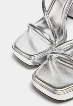 PULL & BEAR Sandales À Plateforme - Silver Coloured -Tamaris Boutique 83a6123c73ab4f8dae7feafaa2b03255