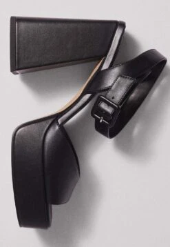 NA-KD Mit Klobiger Schnalle - Sandales À Talons Hauts - Black -Tamaris Boutique 90c940eff7a14b80a6beb1c9fca4fb10