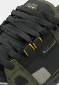 Globe SABRE - Baskets Basses - Black/army 22 Globe SABRE - Baskets Basses - Black/army -Tamaris Boutique 93a5219b53b843df8dc5da223e71a84c