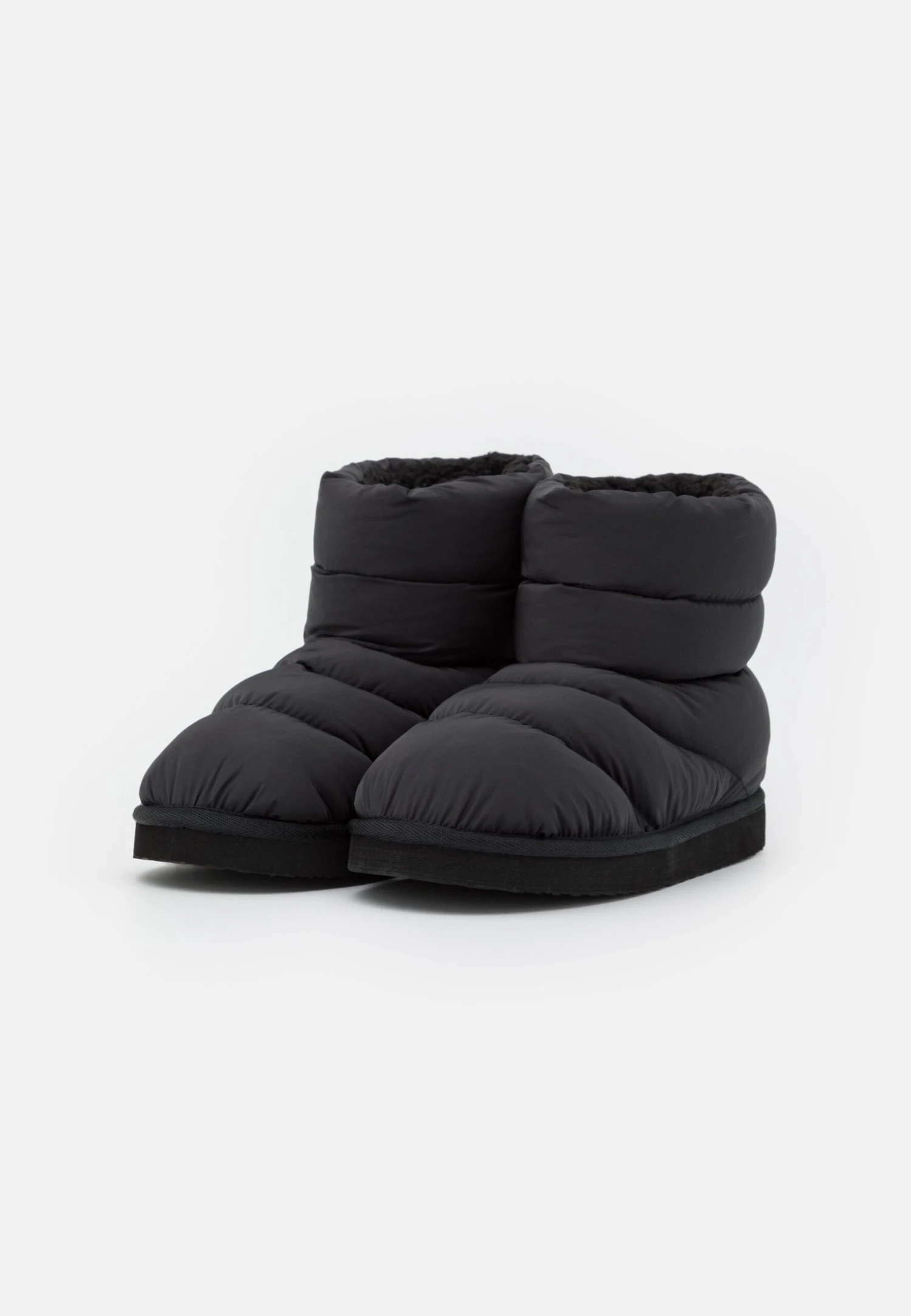Monki Winterboots Vegan - Bottes De Neige - Black Dark 2 Monki Winterboots Vegan - Bottes De Neige - Black Dark – Image 2