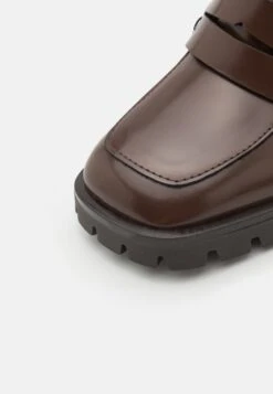 MARC CAIN Escarpins À Talons Hauts - Dark Wood 11 MARC CAIN Escarpins À Talons Hauts - Dark Wood -Tamaris Boutique b241cbaa1a154ee7819c09d7eba63179