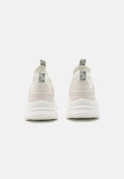 Steve Madden MAVERICKS - Baskets Basses - White -Tamaris Boutique b67215c14c224aa5ba2be34b01decc47