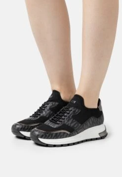 DKNY Maida Lace Up - Baskets Basses - Black