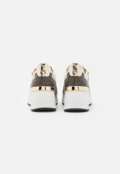 Marco Tozzi Baskets Basses - Cream -Tamaris Boutique c530c7ad358b4978af3ff31a7e273712