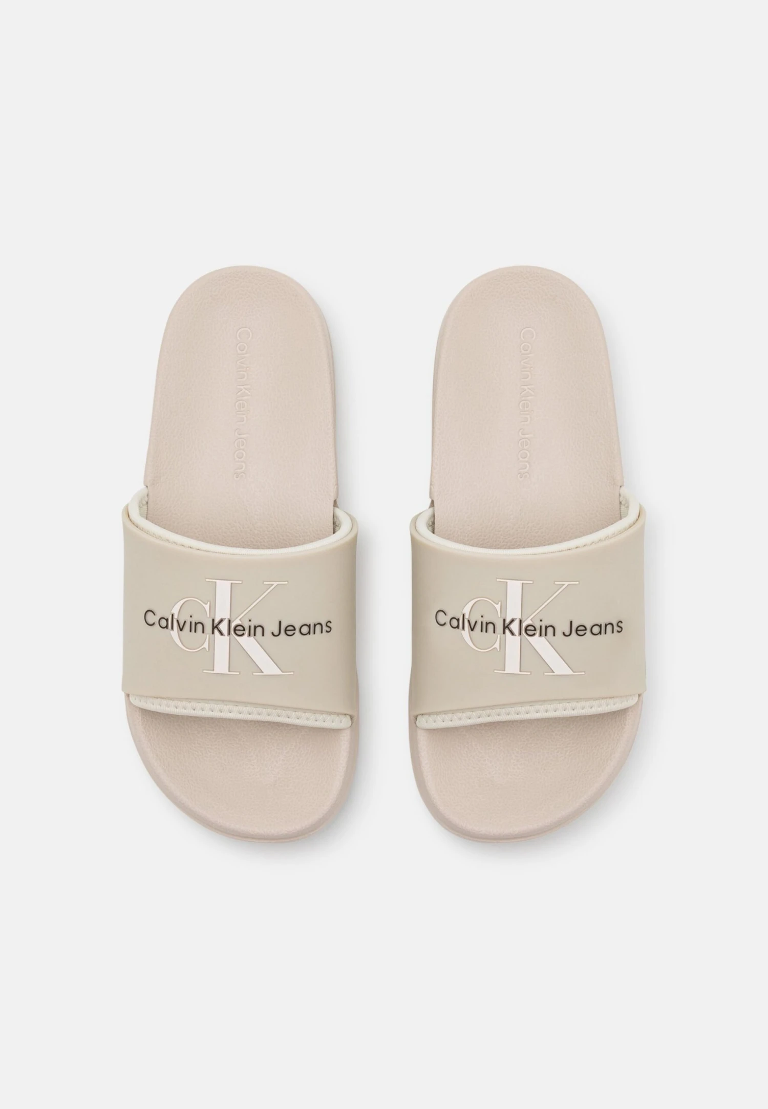 Calvin Klein Jeans Slide Monogram - Sandales De Bain - Ancient White/Eggshell 6 Calvin Klein Jeans Slide Monogram - Sandales De Bain - Ancient White/Eggshell – Image 6