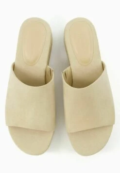 BERSHKA Mules À Talons - Beige -Tamaris Boutique fed9ac0f9ace44adaad2a5b8422ef7e6